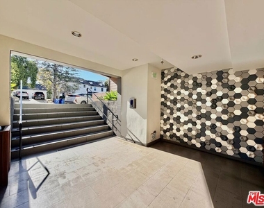 5805 W 8th Street - Photo Thumbnail 8