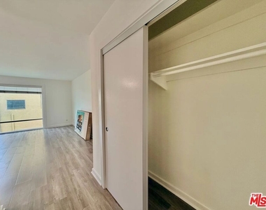 5805 W 8th Street - Photo Thumbnail 20