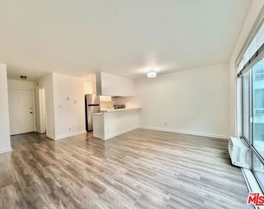 5805 W 8th Street - Photo Thumbnail 10