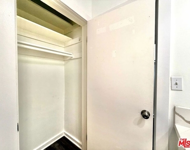 5805 W 8th Street - Photo Thumbnail 19