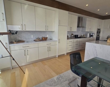 9300 Warbler Way - Photo Thumbnail 8
