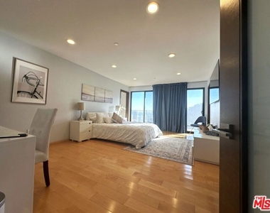 9300 Warbler Way - Photo Thumbnail 24