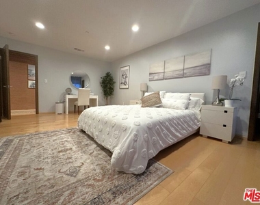 9300 Warbler Way - Photo Thumbnail 25