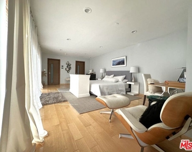 9300 Warbler Way - Photo Thumbnail 18