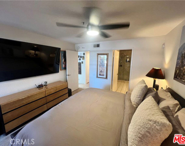 500 E Amado Road - Photo Thumbnail 7