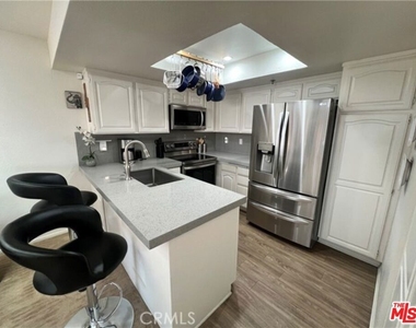 500 E Amado Road - Photo Thumbnail 4