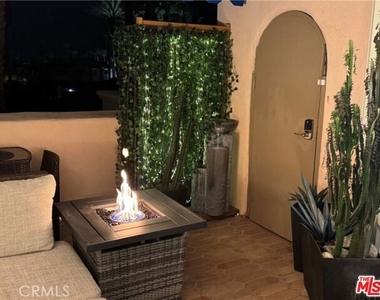 500 E Amado Road - Photo Thumbnail 11