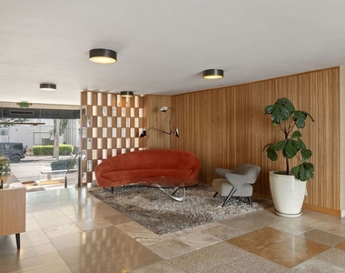 1025 N Kings Road - Photo Thumbnail 2