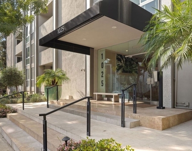 1025 N Kings Road - Photo Thumbnail 1