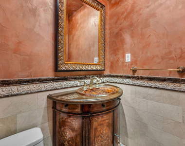 10810 Rochester Avenue - Photo Thumbnail 11