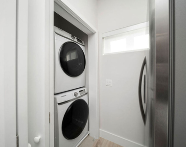 5221 Cleon Avenue - Photo Thumbnail 5