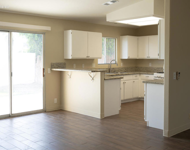 43730 Louisiana Street - Photo Thumbnail 4