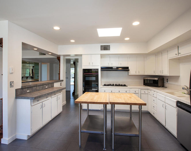 3033 E Verona Road - Photo Thumbnail 4