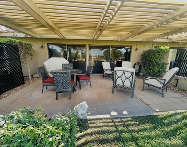 41120 Woodhaven Drive E - Photo Thumbnail 8