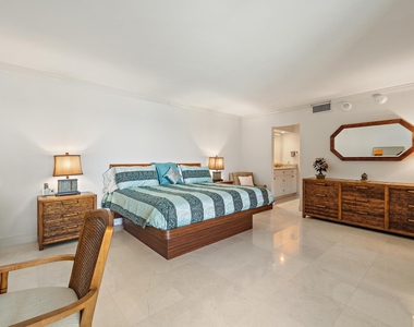 5380 N Ocean Drive - Photo Thumbnail 8