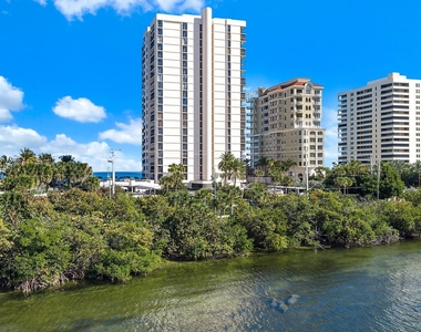 5380 N Ocean Drive - Photo Thumbnail 25