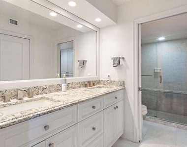 5380 N Ocean Drive - Photo Thumbnail 10