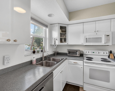 2950 Se Ocean Blvd Boulevard - Photo Thumbnail 12