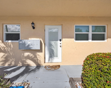 2950 Se Ocean Blvd Boulevard - Photo Thumbnail 2