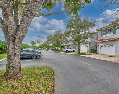 5121 Sabal Gardens Lane - Photo Thumbnail 11