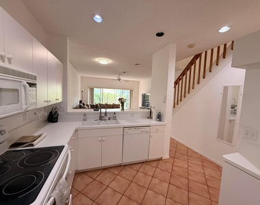 5121 Sabal Gardens Lane - Photo Thumbnail 14