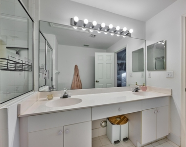 5121 Sabal Gardens Lane - Photo Thumbnail 7
