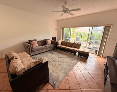 5121 Sabal Gardens Lane - Photo Thumbnail 17