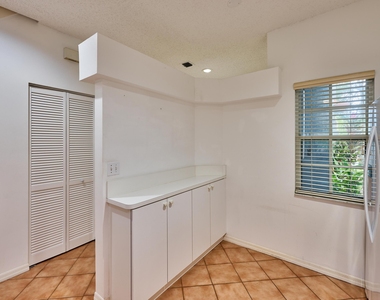 5121 Sabal Gardens Lane - Photo Thumbnail 3