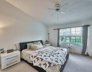 5121 Sabal Gardens Lane - Photo Thumbnail 16