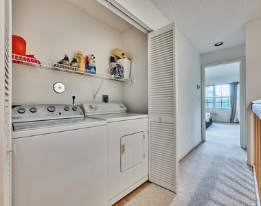 5121 Sabal Gardens Lane - Photo Thumbnail 9