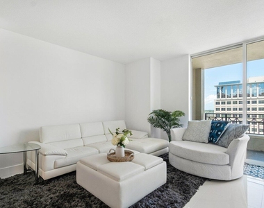 550 Okeechobee Boulevard - Photo Thumbnail 4