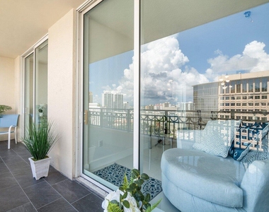 550 Okeechobee Boulevard - Photo Thumbnail 11