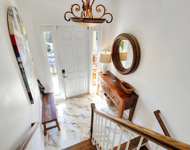 301 Del Sol Circle - Photo Thumbnail 7