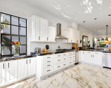 301 Del Sol Circle - Photo Thumbnail 16