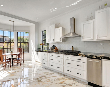 301 Del Sol Circle - Photo Thumbnail 11