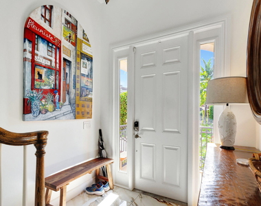301 Del Sol Circle - Photo Thumbnail 6
