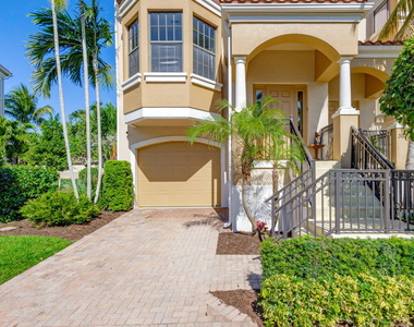 301 Del Sol Circle - Photo Thumbnail 4