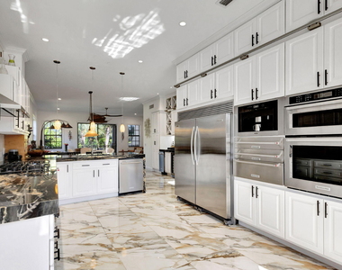 301 Del Sol Circle - Photo Thumbnail 15