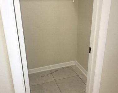 5320 Harriet Place - Photo Thumbnail 11