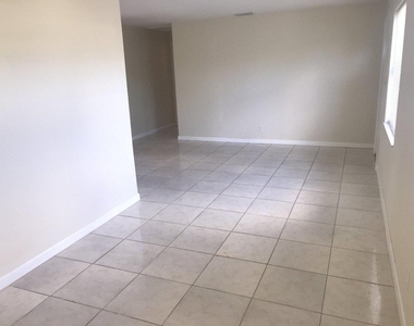 5320 Harriet Place - Photo Thumbnail 8