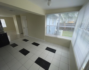 5320 Harriet Place - Photo Thumbnail 5