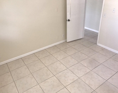 5320 Harriet Place - Photo Thumbnail 13