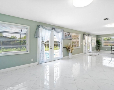 1837 16th Avenue N - Photo Thumbnail 14