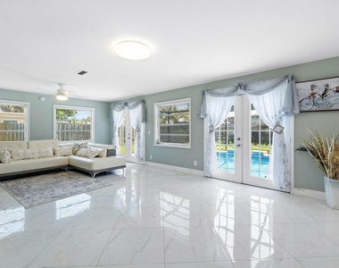 1837 16th Avenue N - Photo Thumbnail 12