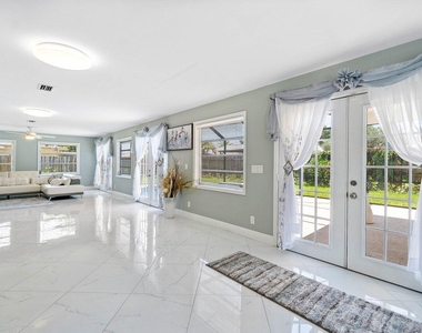1837 16th Avenue N - Photo Thumbnail 18