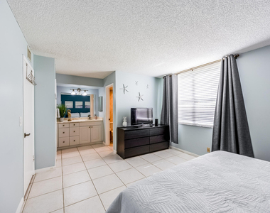 2255 Lindell Boulevard - Photo Thumbnail 34