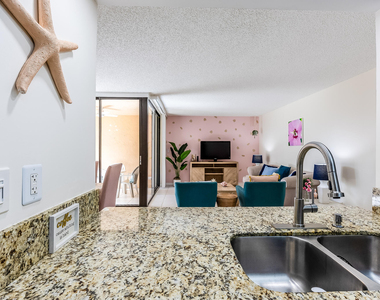 2255 Lindell Boulevard - Photo Thumbnail 26