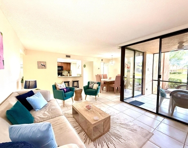 2255 Lindell Boulevard - Photo Thumbnail 15