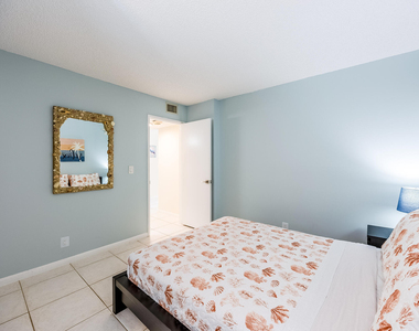 2255 Lindell Boulevard - Photo Thumbnail 38