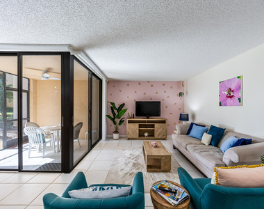 2255 Lindell Boulevard - Photo Thumbnail 20